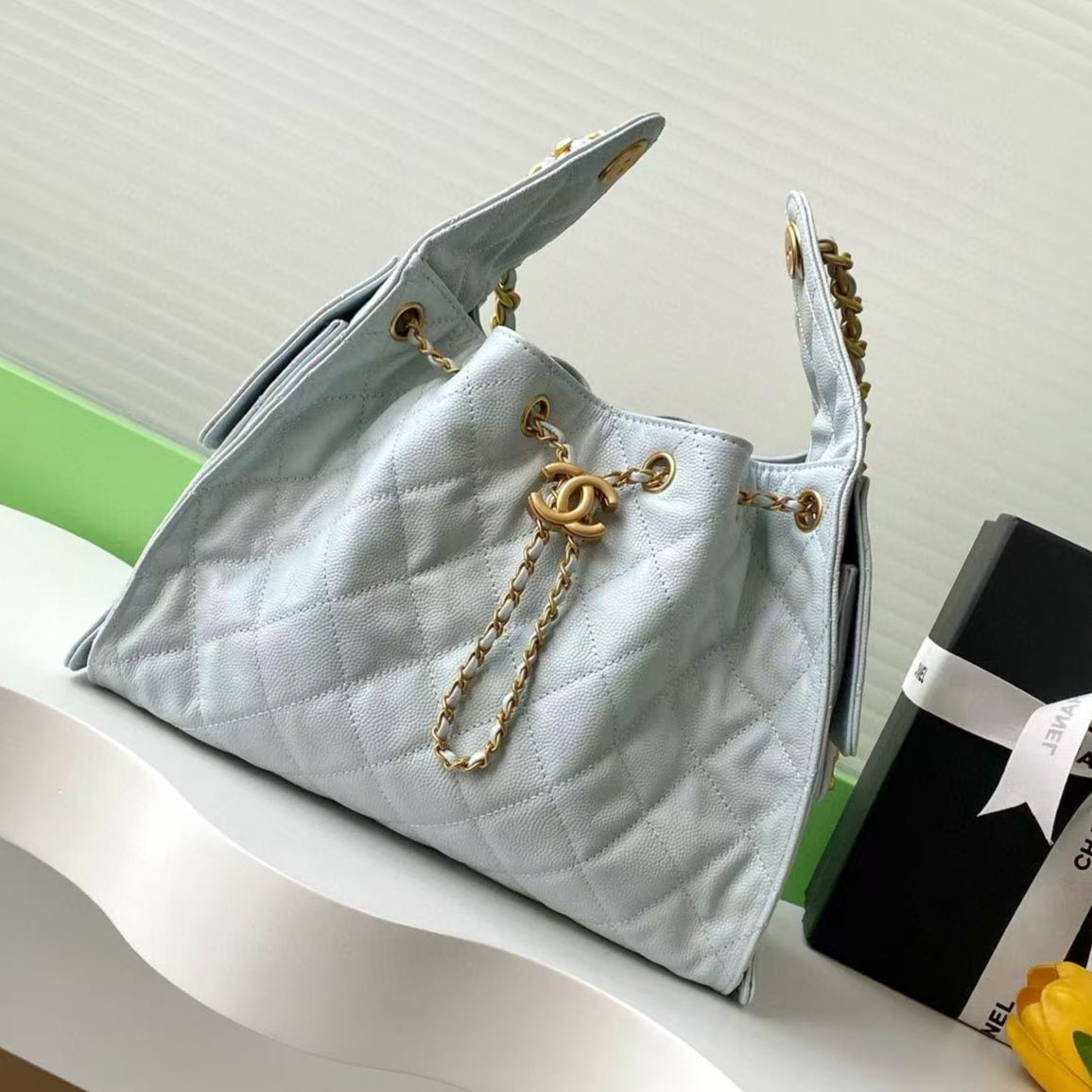 SAC HOBO CC 25C 30CM CUIR DE VEAU GRAINÉ BLEU CLAIR