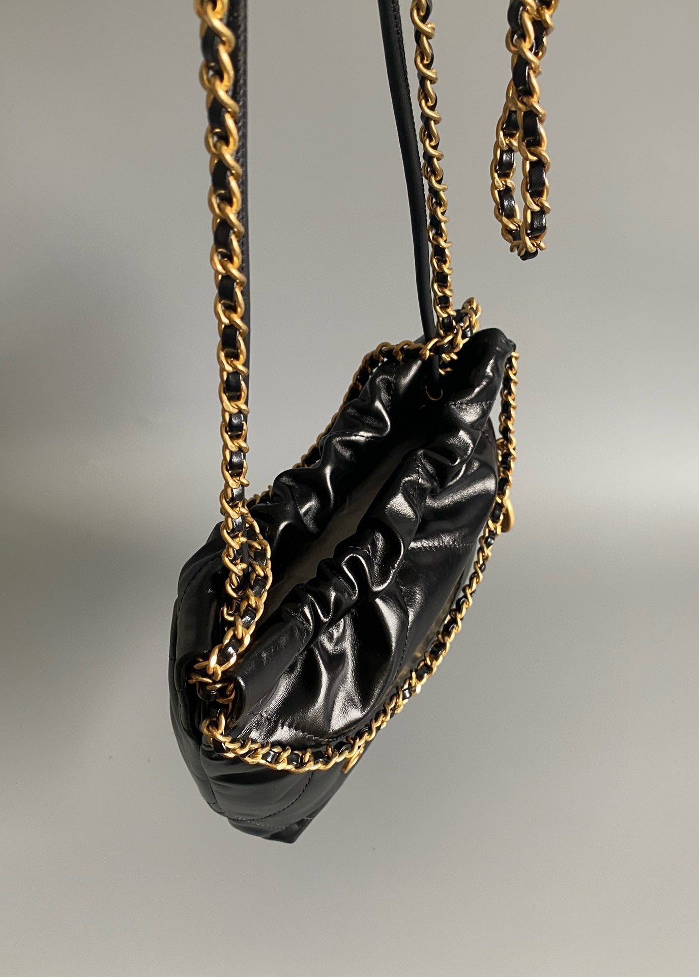 CC 22 HOBO BAG 19CM BLACK LAMBSKIN GOLD HARDWARE