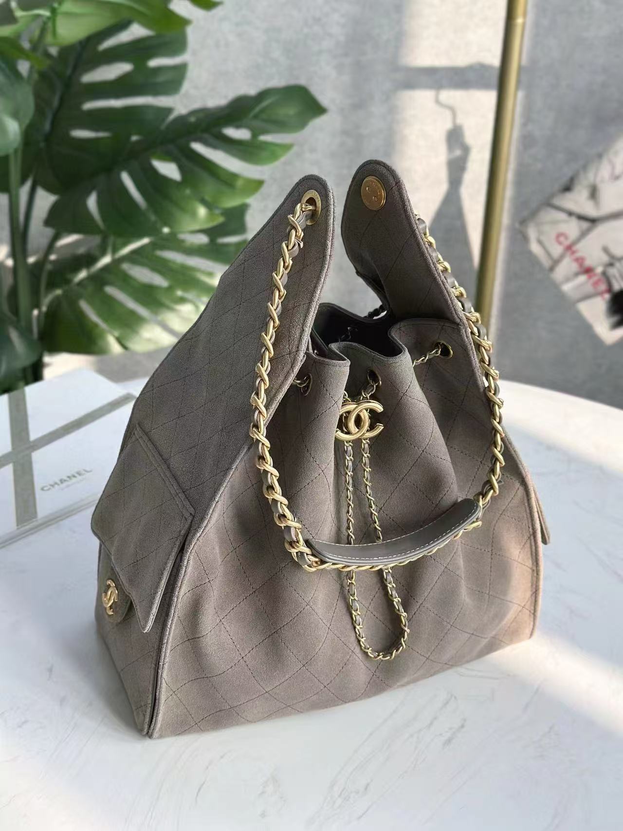 CC 25C HOBO BAG 40CM GREY SUEDE