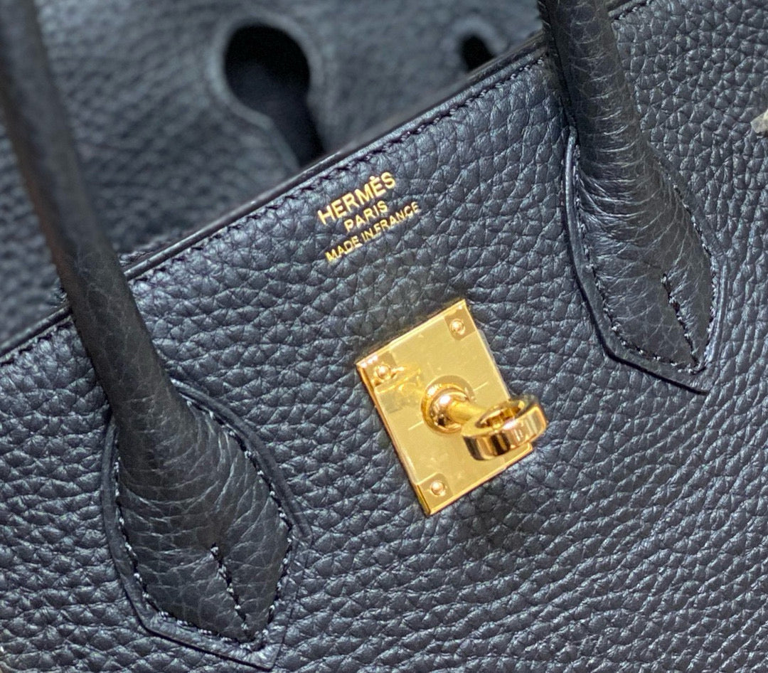 Sac HM Birkin 30 cm en cuir Togo noir, accastillage doré