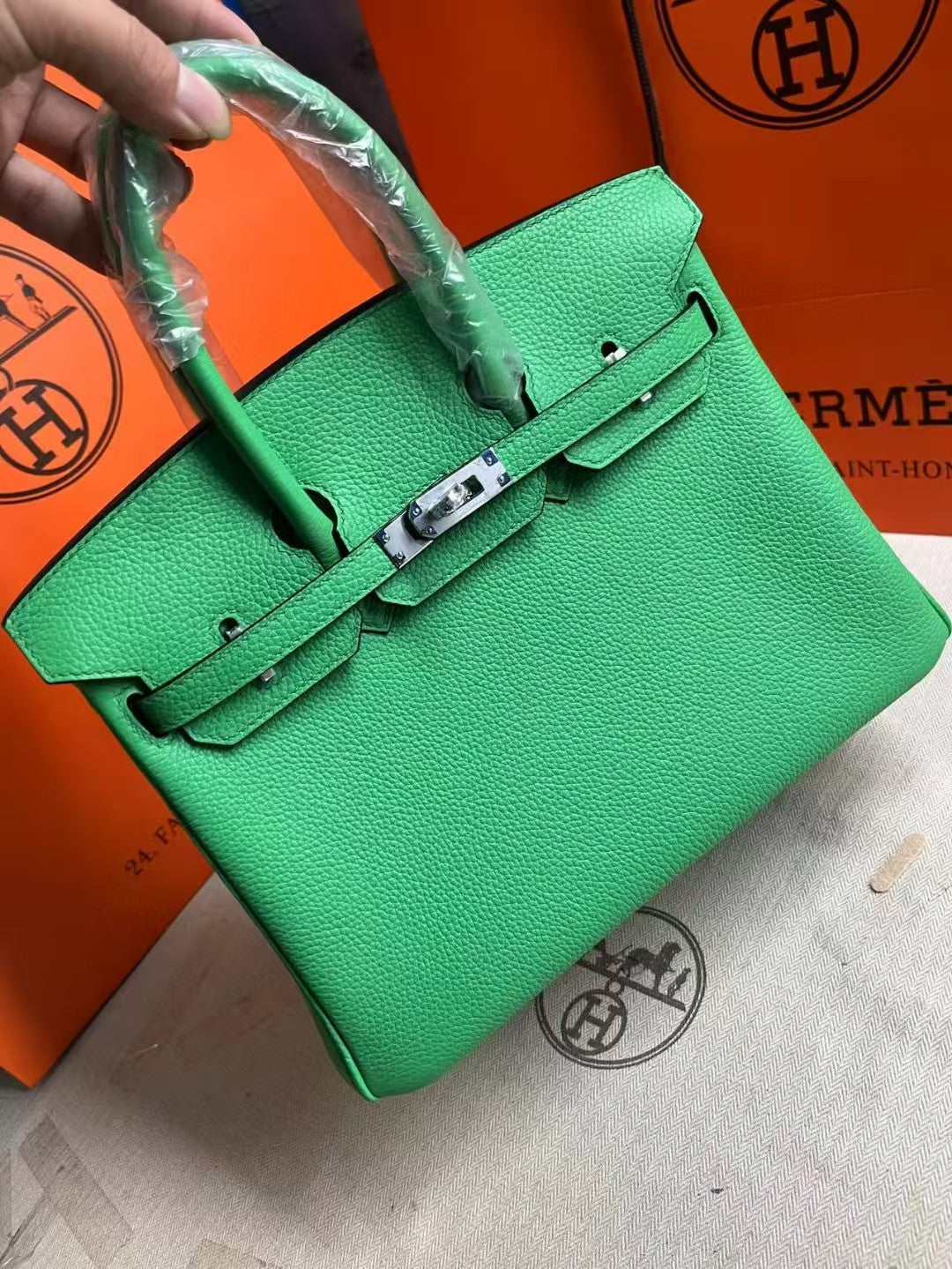 HM BIRKIN 25 GREEN TOGO SILVER HARDWARE (NEED 25 DAYS TO PREPARE GOODS)