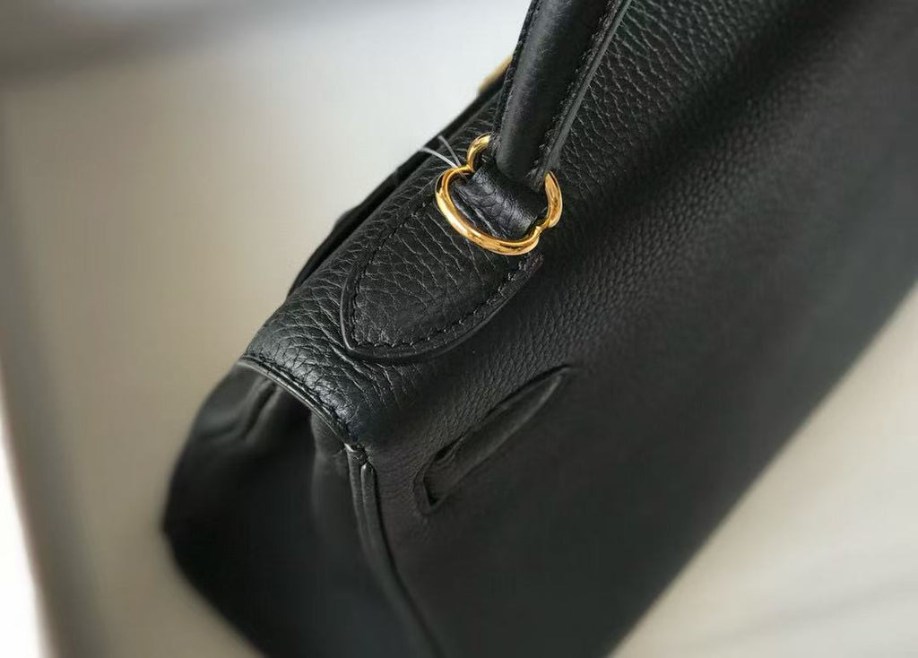 SAC HM KELLY 28 EN CUIR TOGO NOIR, QUINCAILLERIE DORÉ