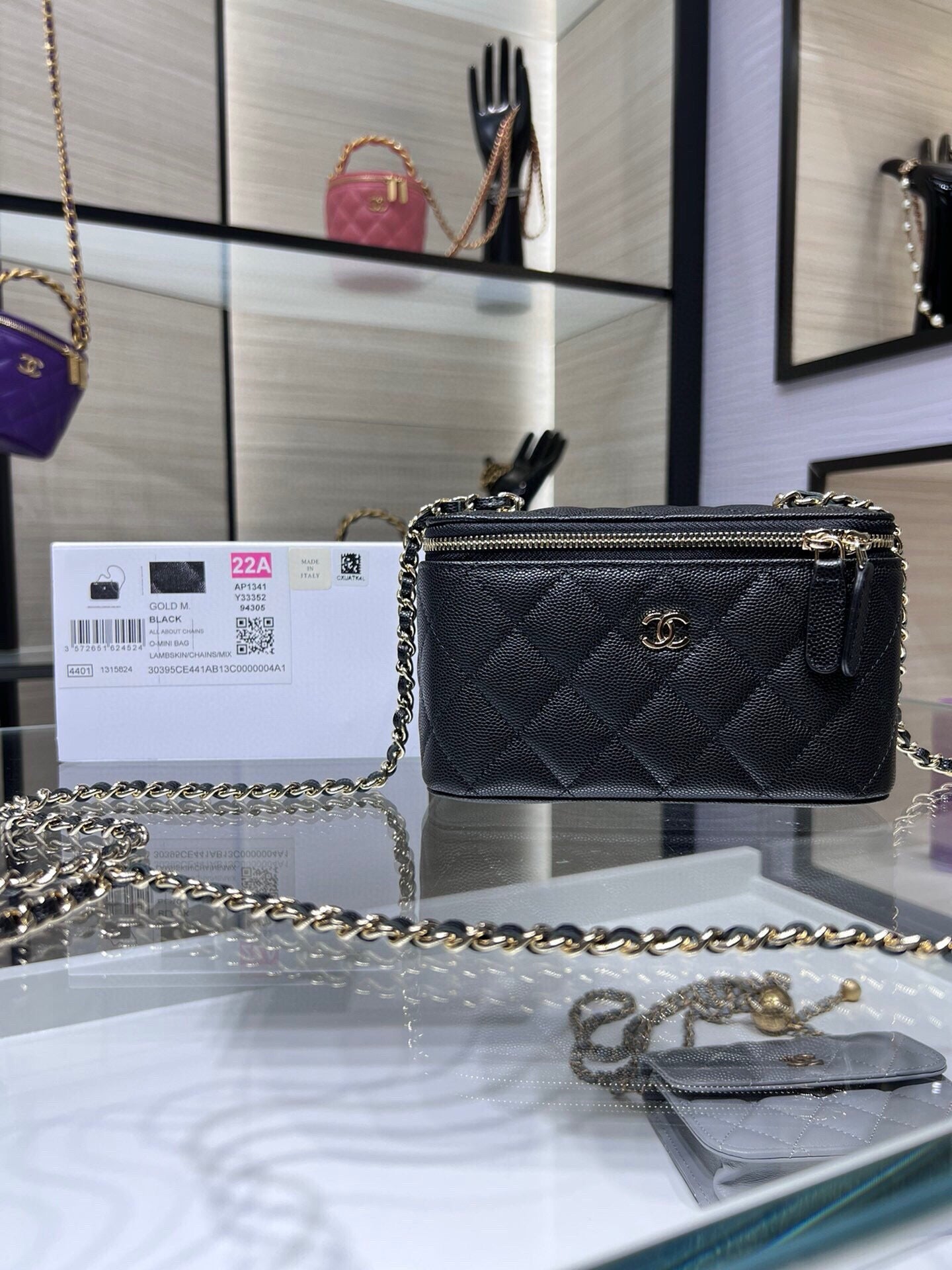 CC 25C VANITY CASE 16CM BLACK CAVIAR LEATHER LIGHT GOLD HARDWARE