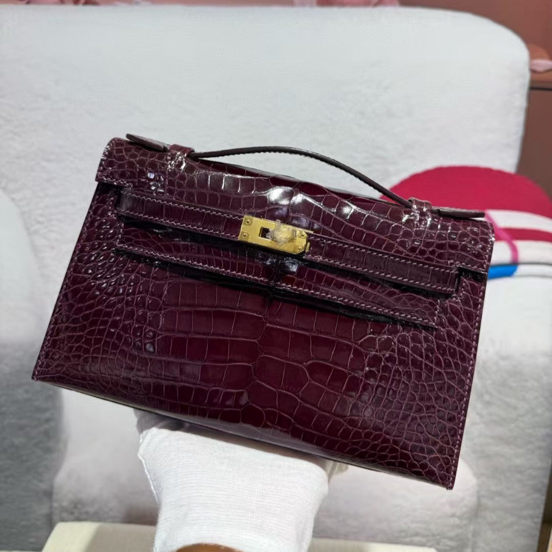 HM KELLY MINI 22 BOUCLE EN ALLIGATOR AMÉRICAIN ROUGE BORDEAUX (FABRIQUÉ SUR COMMANDE)