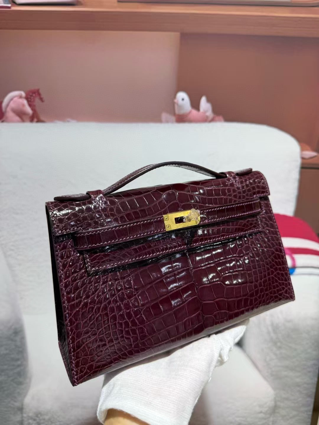 HM KELLY MINI 22 BOUCLE EN ALLIGATOR AMÉRICAIN ROUGE BORDEAUX (FABRIQUÉ SUR COMMANDE)