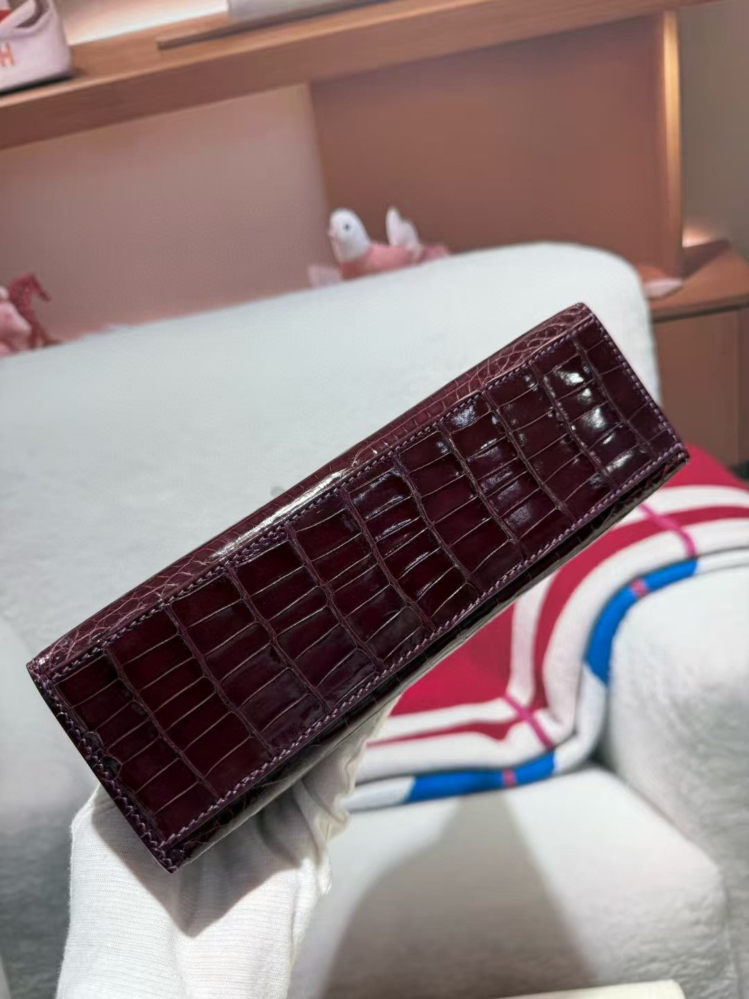 HM KELLY MINI 22 BOUCLE EN ALLIGATOR AMÉRICAIN ROUGE BORDEAUX (FABRIQUÉ SUR COMMANDE)