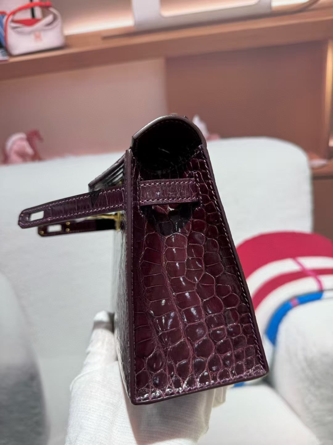 HM KELLY MINI 22 BOUCLE EN ALLIGATOR AMÉRICAIN ROUGE BORDEAUX (FABRIQUÉ SUR COMMANDE)