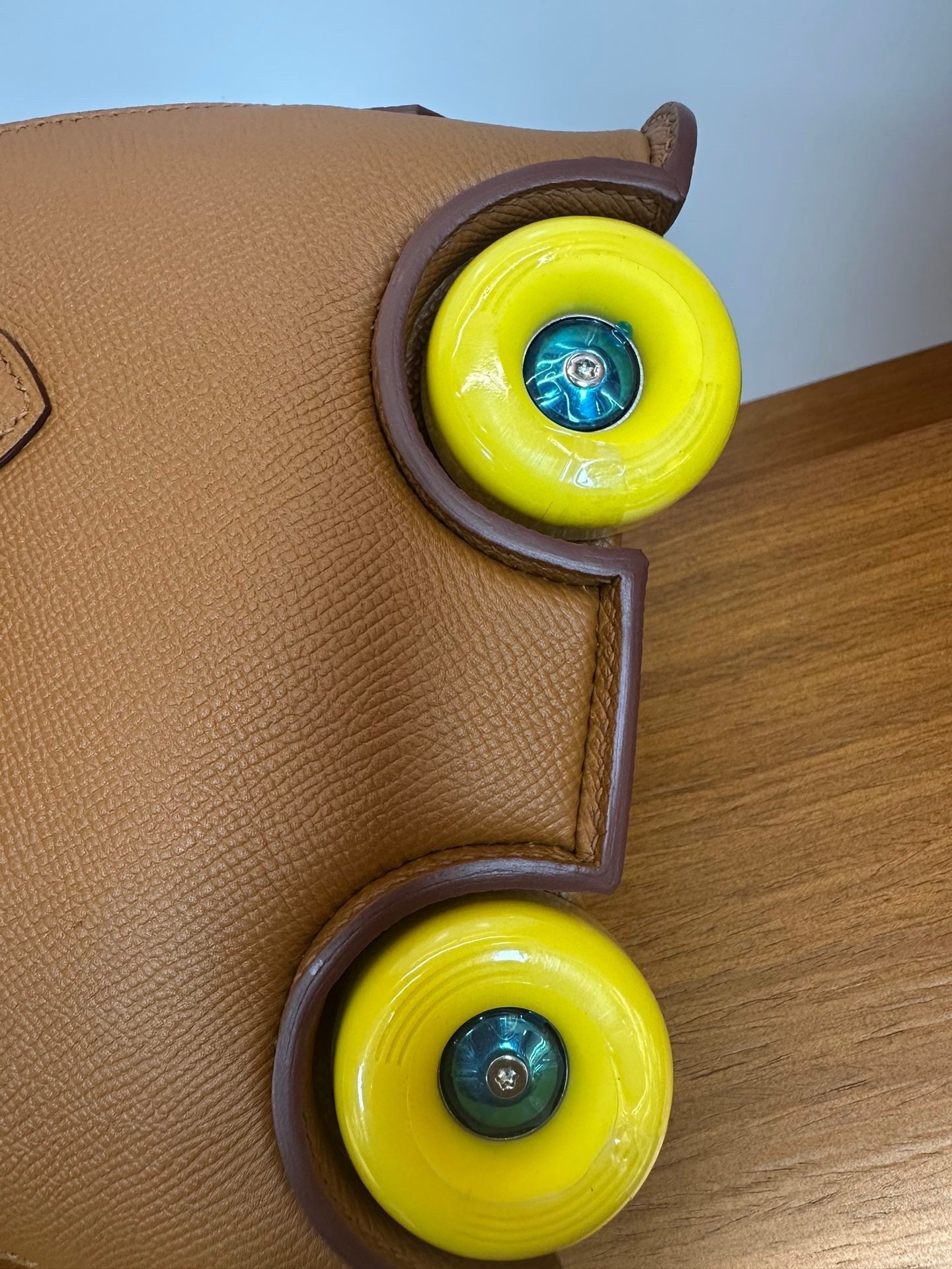 HM BOLIDE MINI 19CM GOLD EPSOM LEATHER ON YELLOW WHEELS