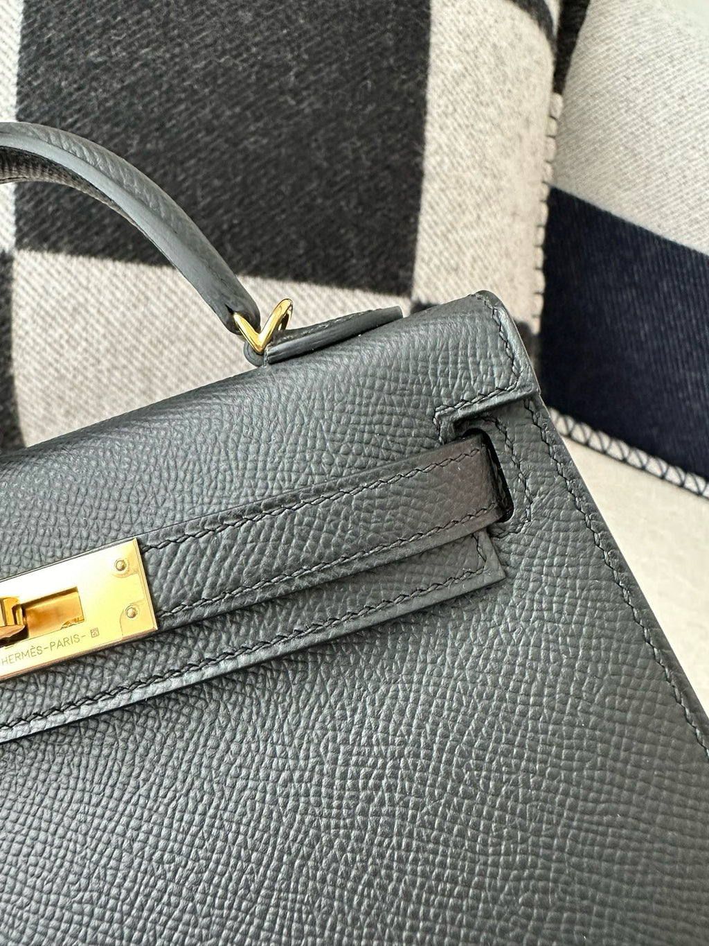 HM MINI KELLY 19CM BLACK EPSOM GOLD HARDWARE BEST VERSION