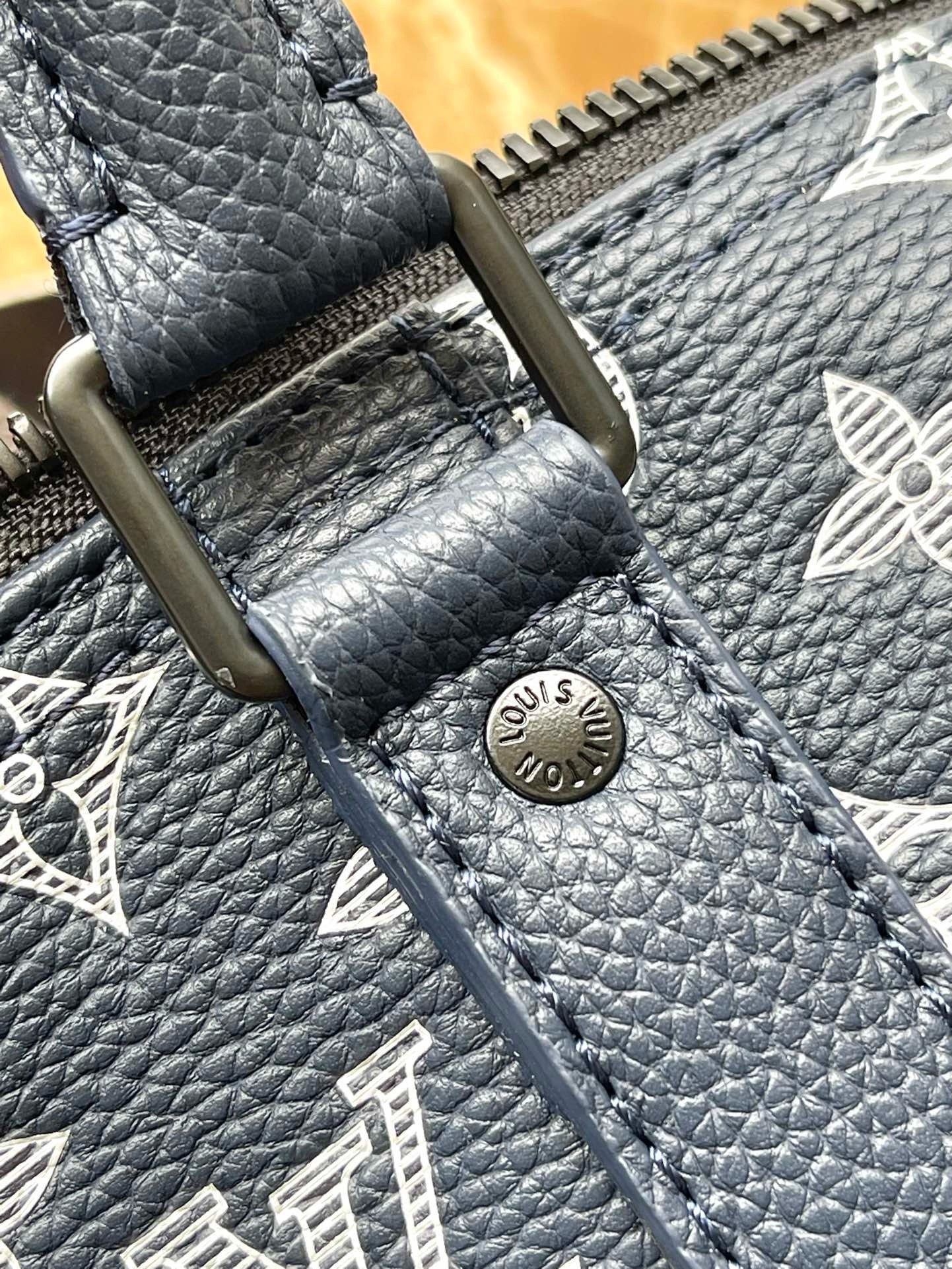 LV KEEPALL BANDOULIÈRE 50 BLEU MARINE MONOGRAMME SHADOW CUIR DE VACHE