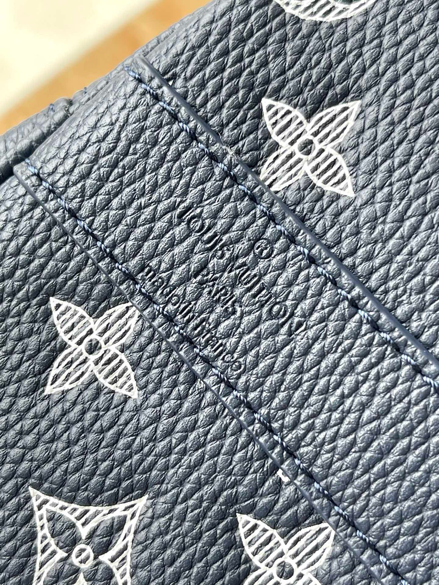 LV KEEPALL BANDOULIÈRE 50 BLEU MARINE MONOGRAMME SHADOW CUIR DE VACHE