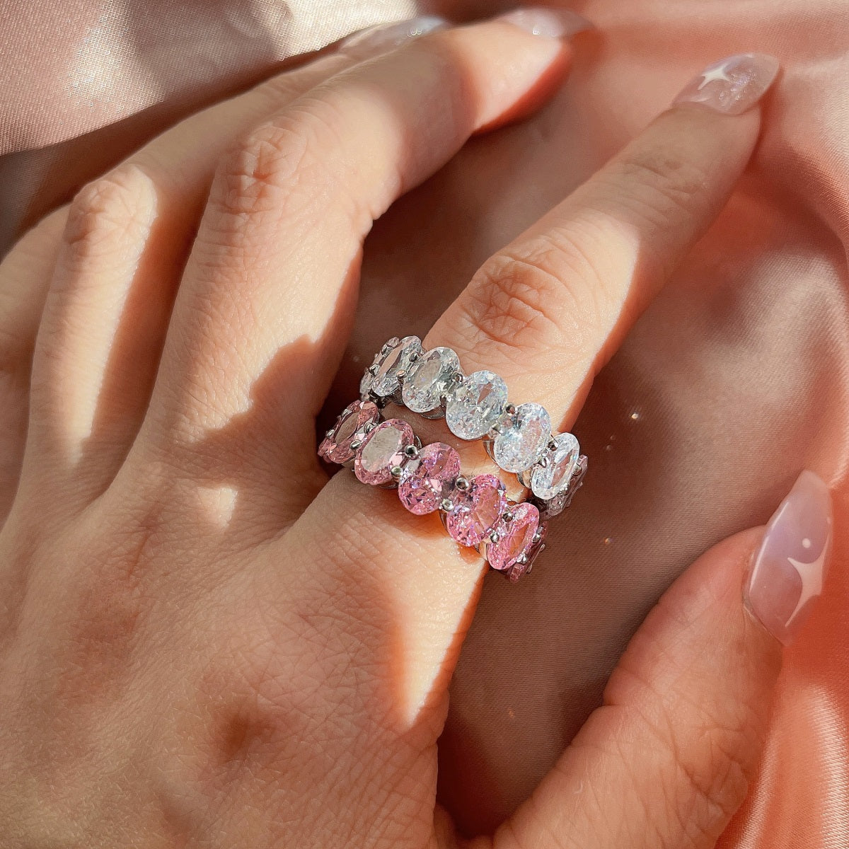 [HOT] Bague de tennis allongée et délicate à taille coussin