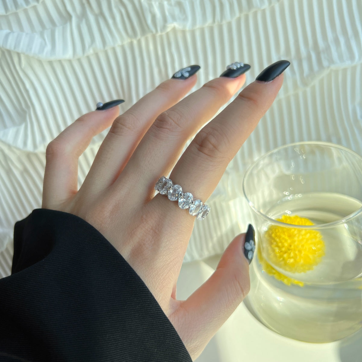 [HOT] Bague de tennis allongée et délicate à taille coussin