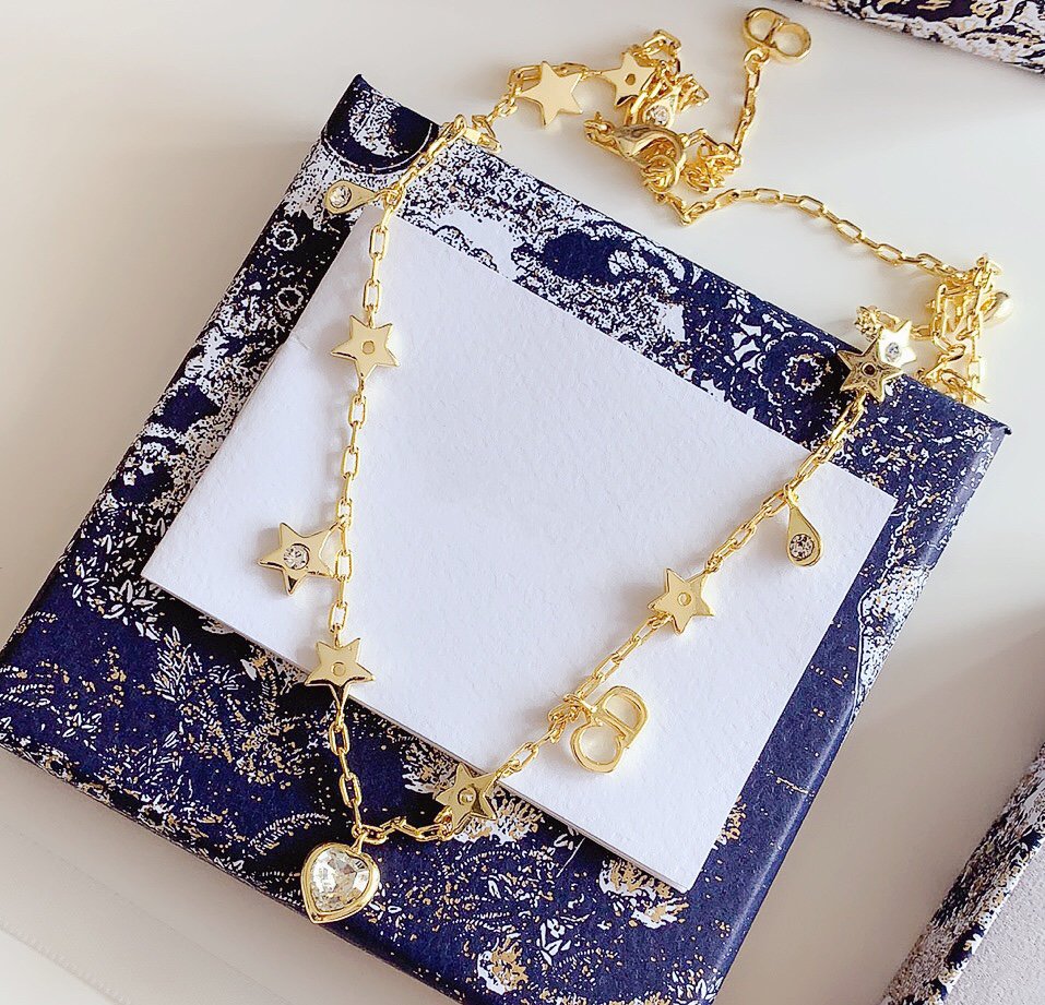 COLLIER CD STAR LOVE AVEC LE MÊME MATÉRIAU