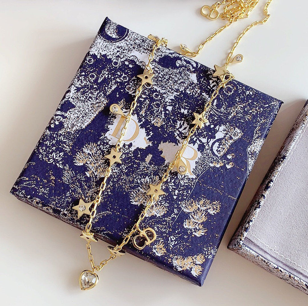 COLLIER CD STAR LOVE AVEC LE MÊME MATÉRIAU