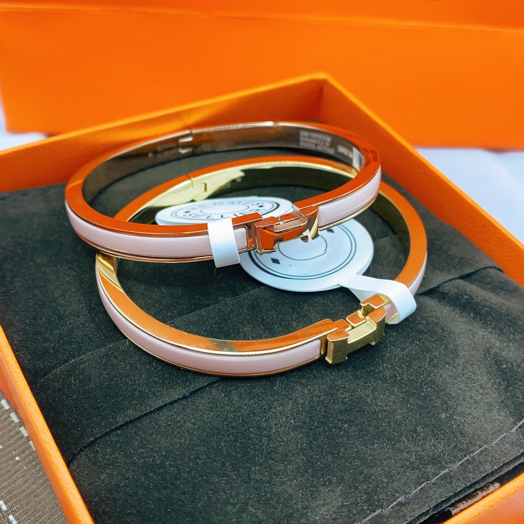 クラシック HM クリック ピンク 8mm エナメルブレスレット
