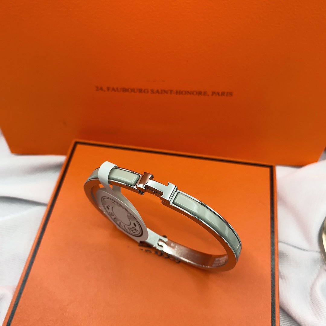BRACELET CLASSIQUE HM CLIC VERT 8 ​​MM ÉMAIL