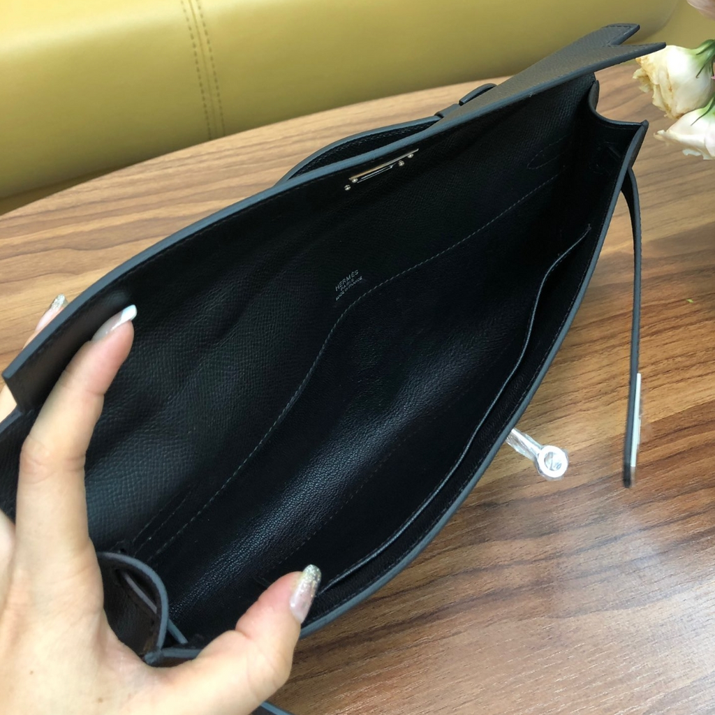 HM ケリーカット 31cm ブラック スイフト レザー ショーツ