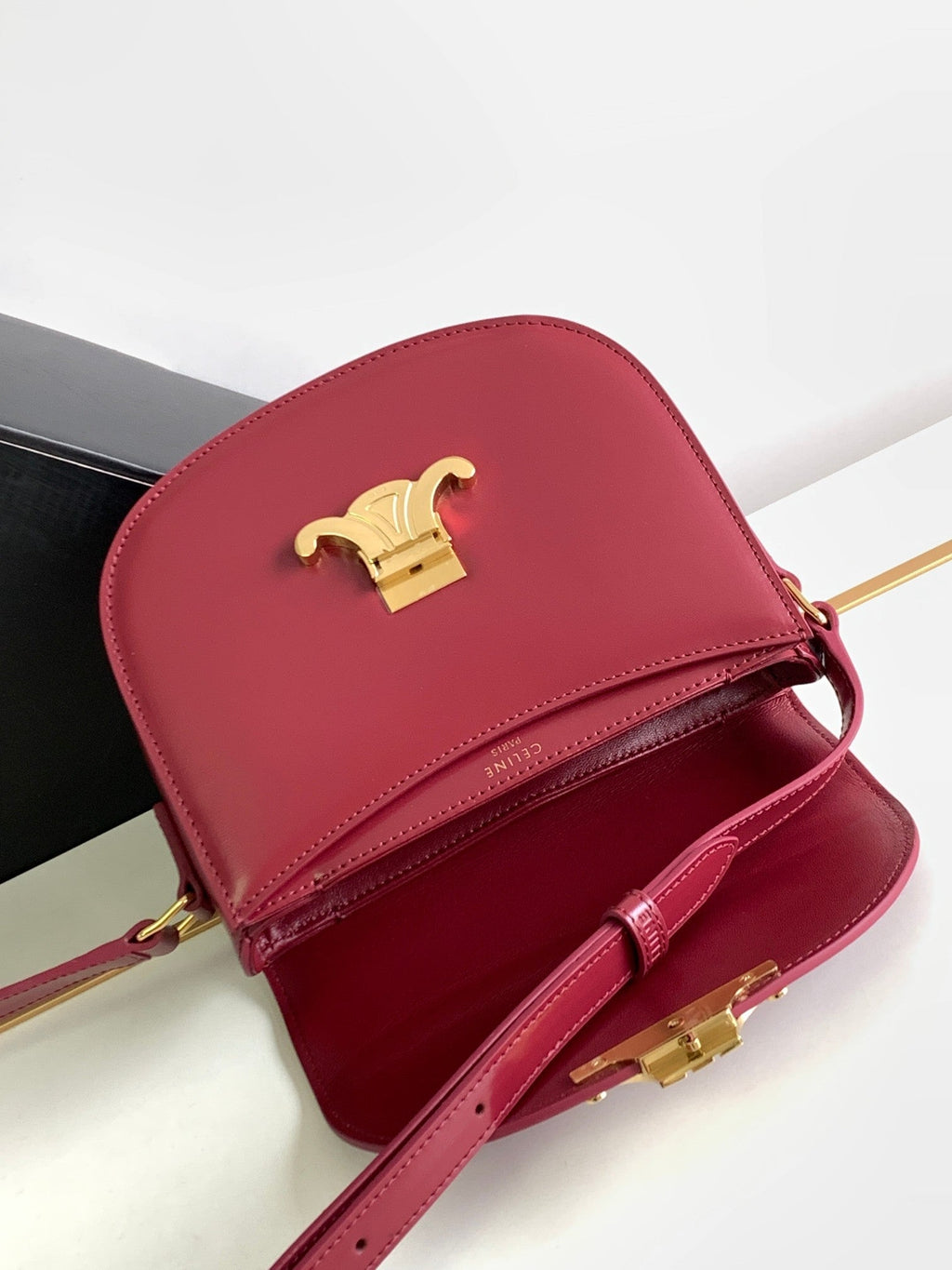 TEEN BESACE TRIOMPHE 18.5 CUIR DE VEAU ROUGE FONCÉ