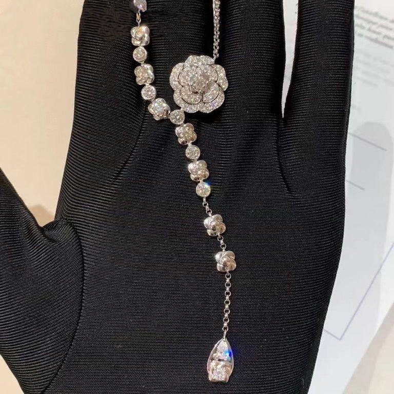 ブトン ドゥ カメリア シルバー ダイヤモンド ネックレス