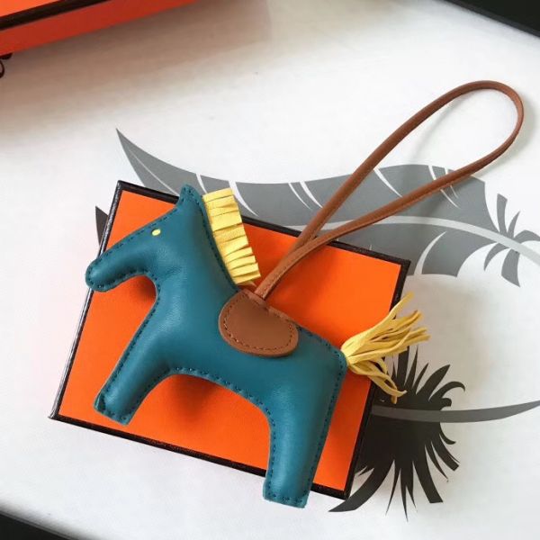 Bijou de sac HM Rodeo Horse en cuir camel/jaune mélangé cyan