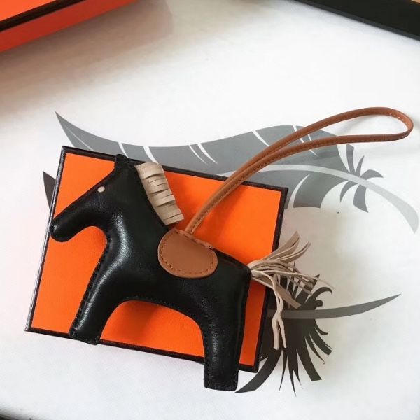 Bijou de sac HM Rodeo Horse en cuir noir mélangé camel/gris
