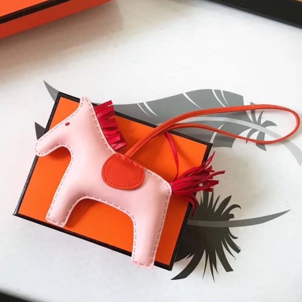 Bijou de sac HM Rodeo Horse en cuir rose clair, orange et rouge