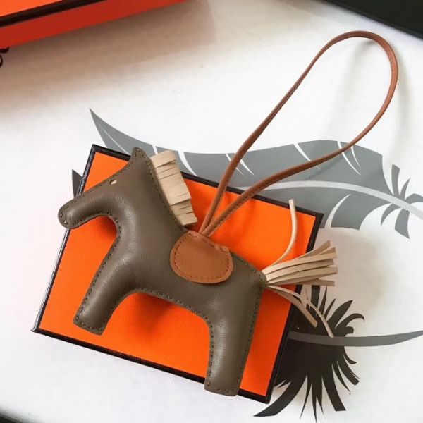 Bijou de sac HM Rodeo Horse en cuir camel/beige mélangé taupe