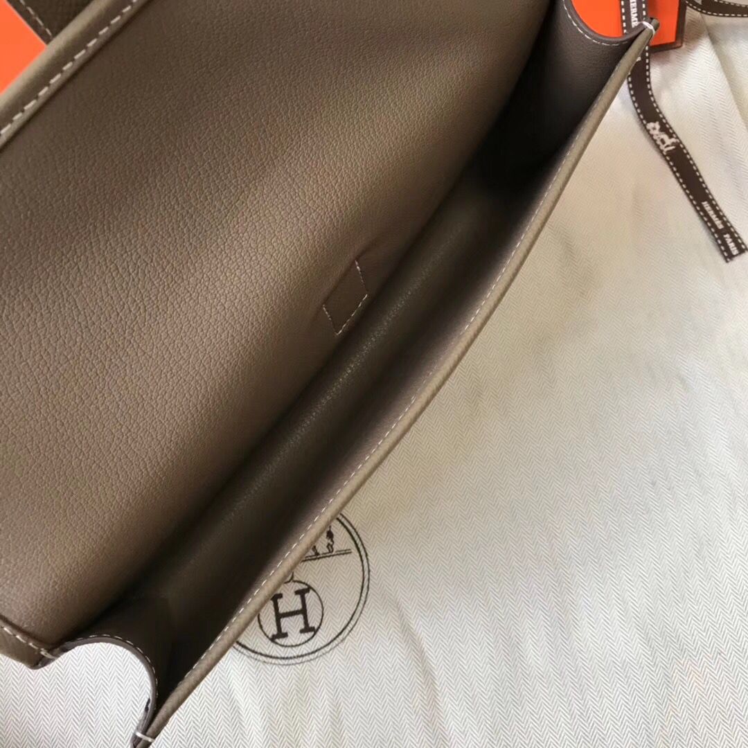 HERMES JIGE ELAN 29 CLUTCH IN TAUPE GREY EPSOM LEATHER