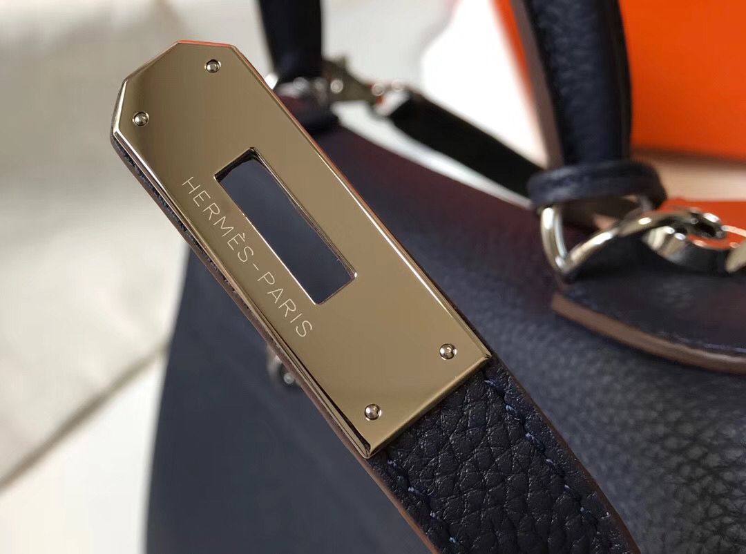 HM ケリー 28cm ダークブルー トーゴレザー シルバー金具