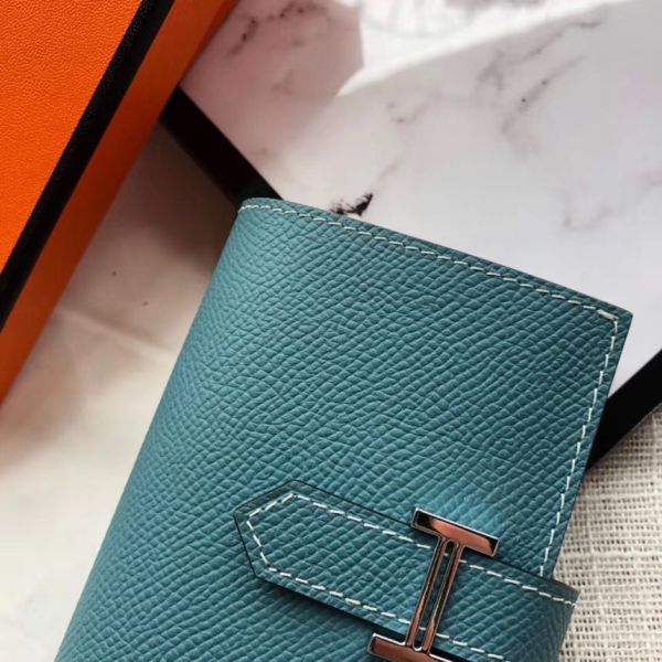 MINI PORTEFEUILLE HM BEARN 10 CM EN CUIR EPSOM BLEU JEAN