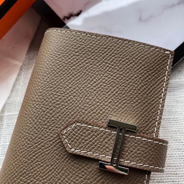 MINI PORTEFEUILLE HM BEARN 10 CM EN CUIR EPSOM TAUPE
