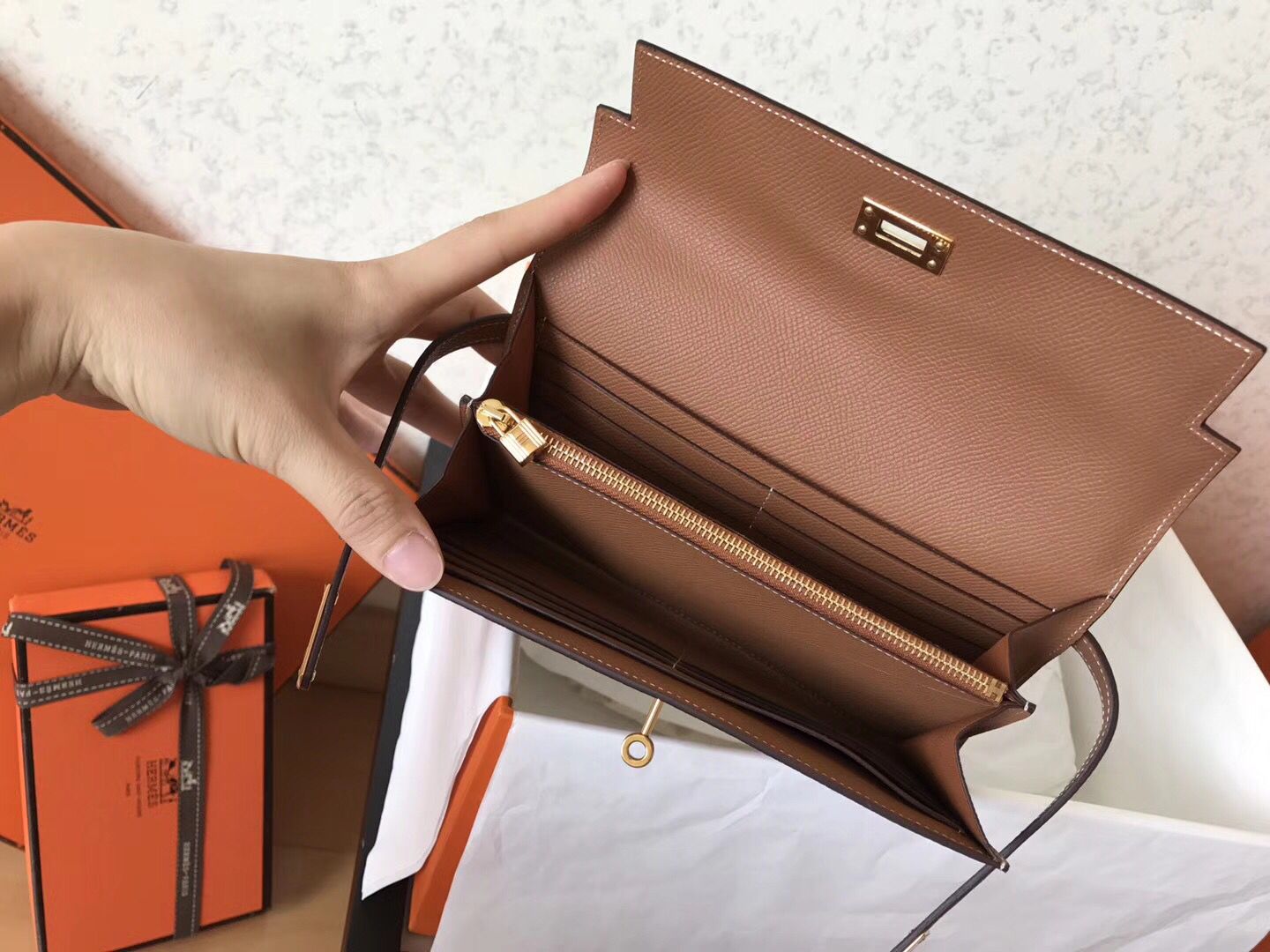 ケリー ロングウォレット 20cm ブラウン エプソムレザー