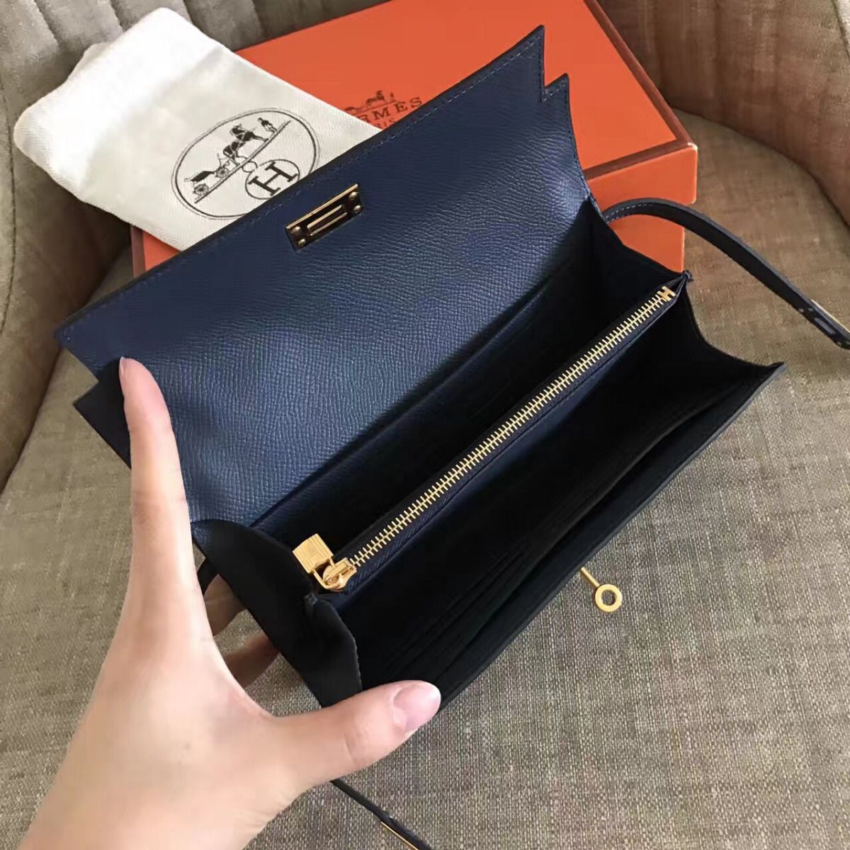 ケリー ロングウォレット 20cm ネイビー エプソムレザー