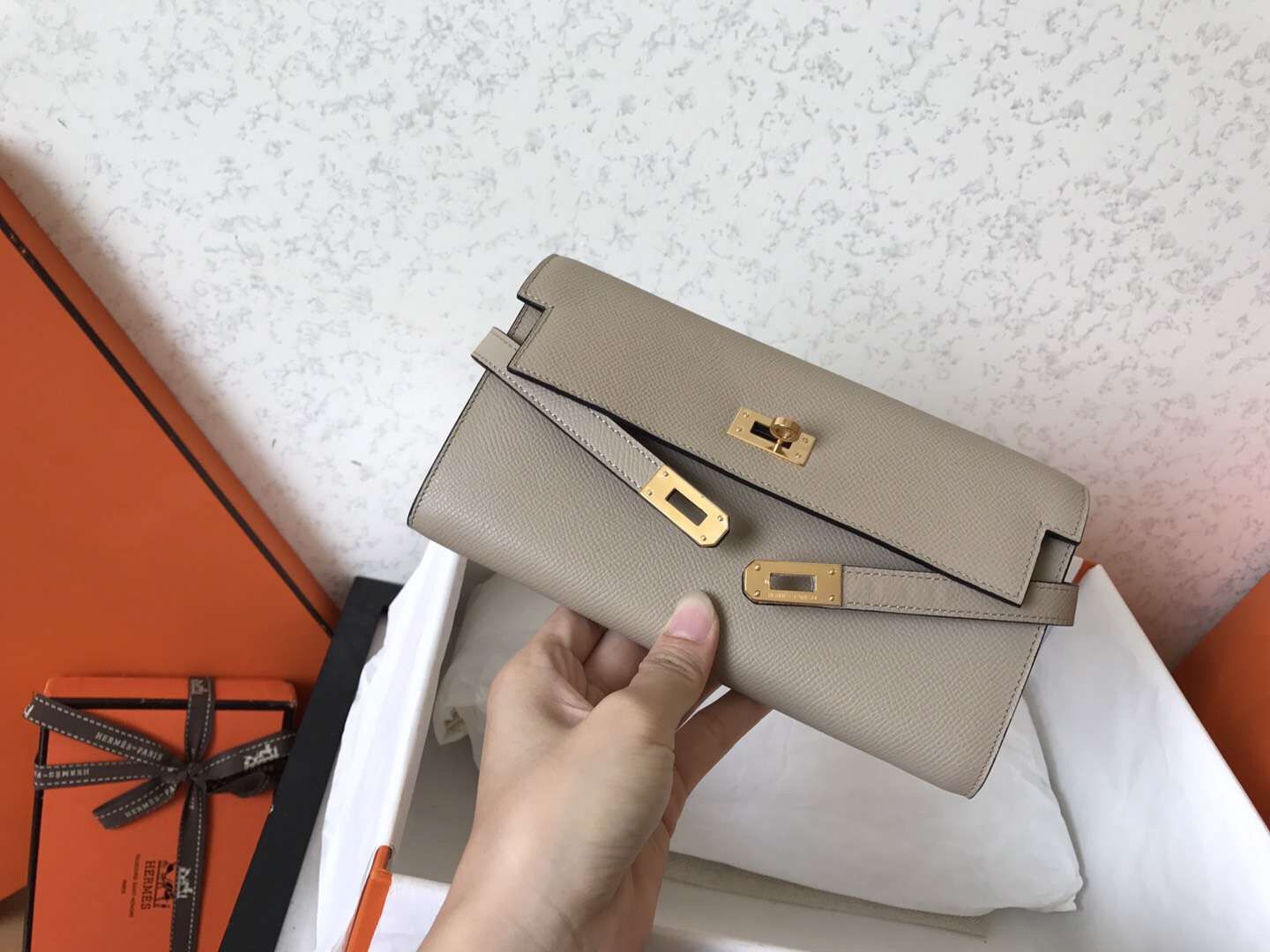 ケリー ロングウォレット 20cm グレー エプソムレザー