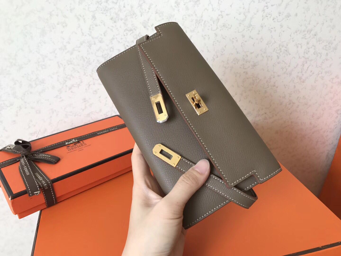 ケリー ロングウォレット 20cm トープ エプソムレザー