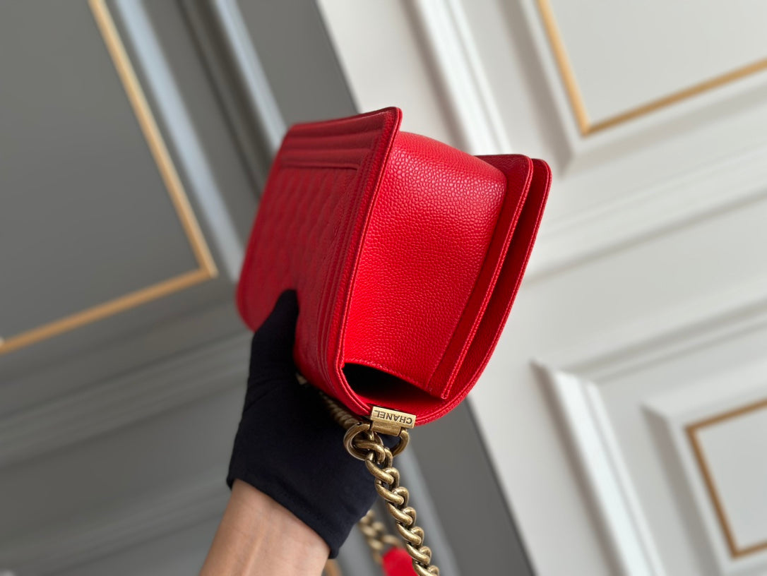 GARÇON MOYEN 25 ROUGE MATELASSÉ CAVIAR ANTIQUE GHW