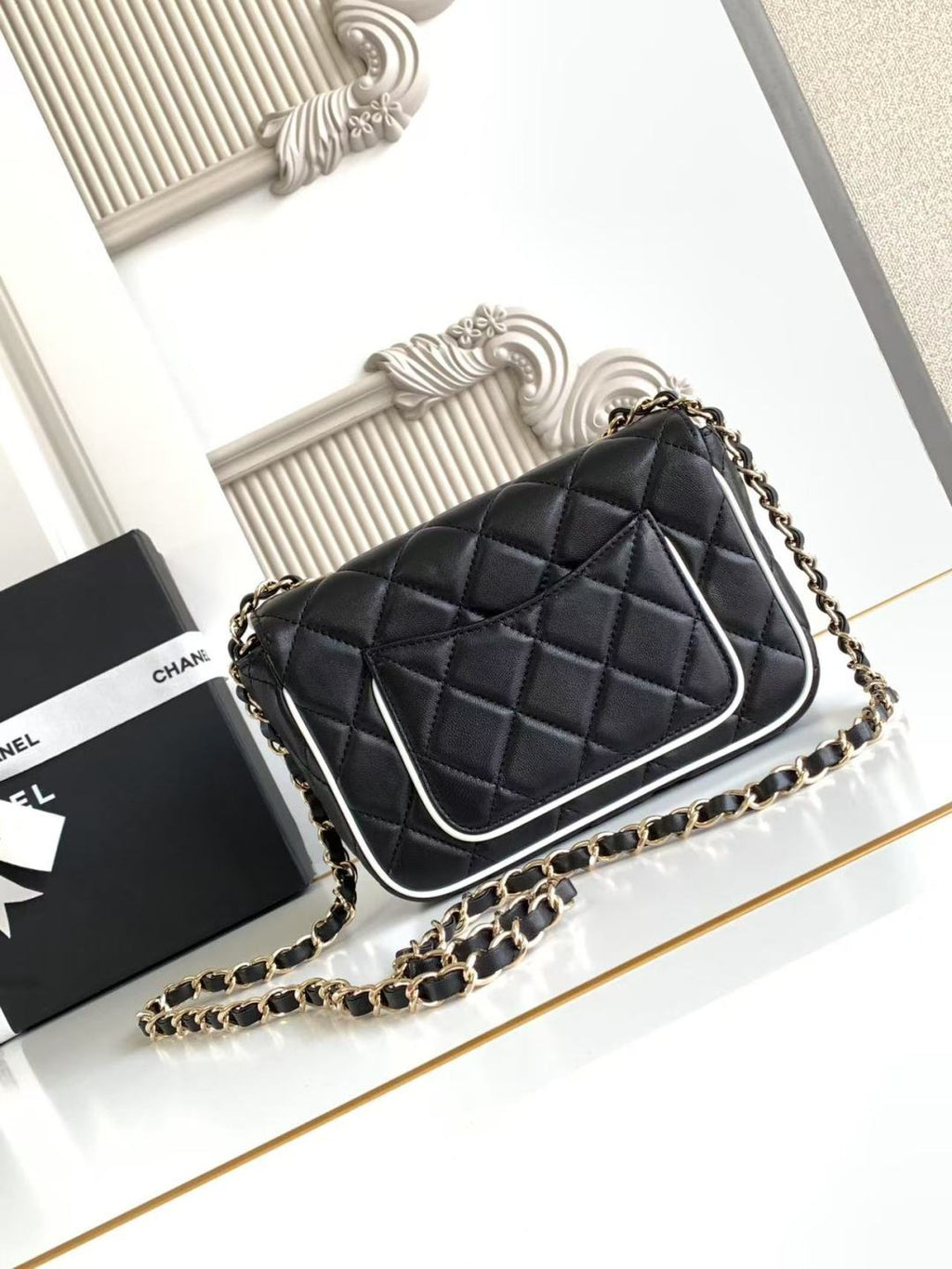 CC 25P MINI FLAP BAG 20CM BLACK WHITE CALFSKIN