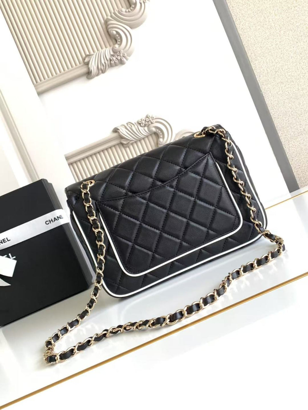 CC 25P MINI FLAP BAG 23CM BLACK WHITE CALFSKIN