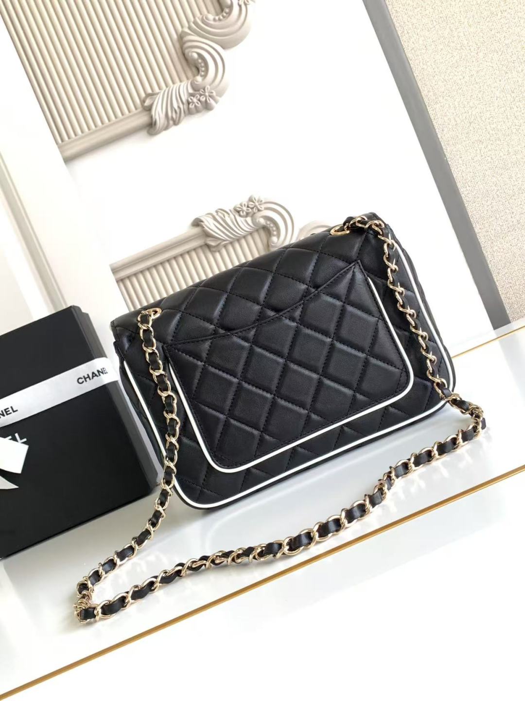 CC 25P MINI FLAP BAG 23CM BLACK WHITE CALFSKIN