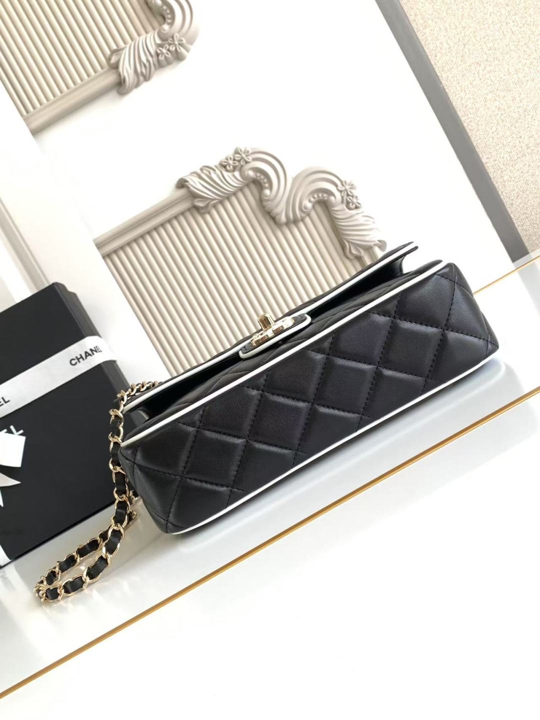 CC 25P MINI FLAP BAG 23CM BLACK WHITE CALFSKIN