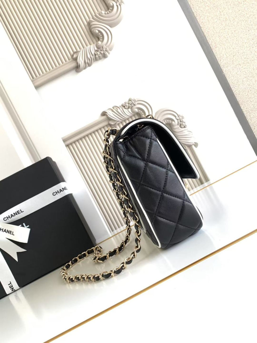 CC 25P MINI FLAP BAG 23CM BLACK WHITE CALFSKIN