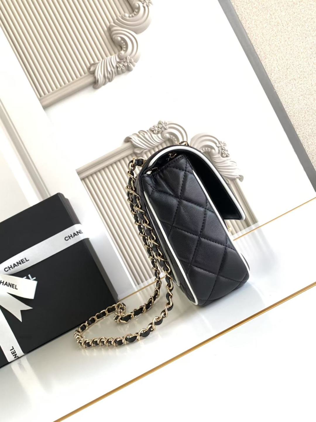 CC 25P MINI FLAP BAG 23CM BLACK WHITE CALFSKIN