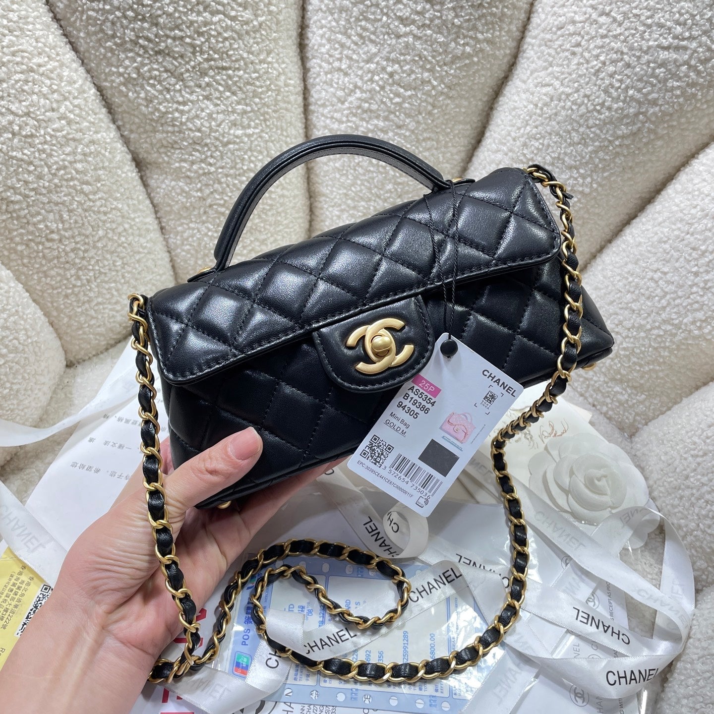 CC 25P MINI SAC À RABAT 22 CM POIGNÉE SUPÉRIEURE CUIR DE VEAU NOIR QUINCAILLERIE DORÉ