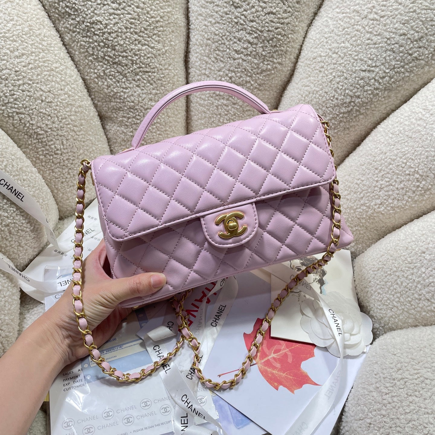 CC 25P SAC À RABAT MOYEN 25 CM POIGNÉE SUPÉRIEURE CUIR DE VEAU ROSE QUINCAILLERIE DORÉE