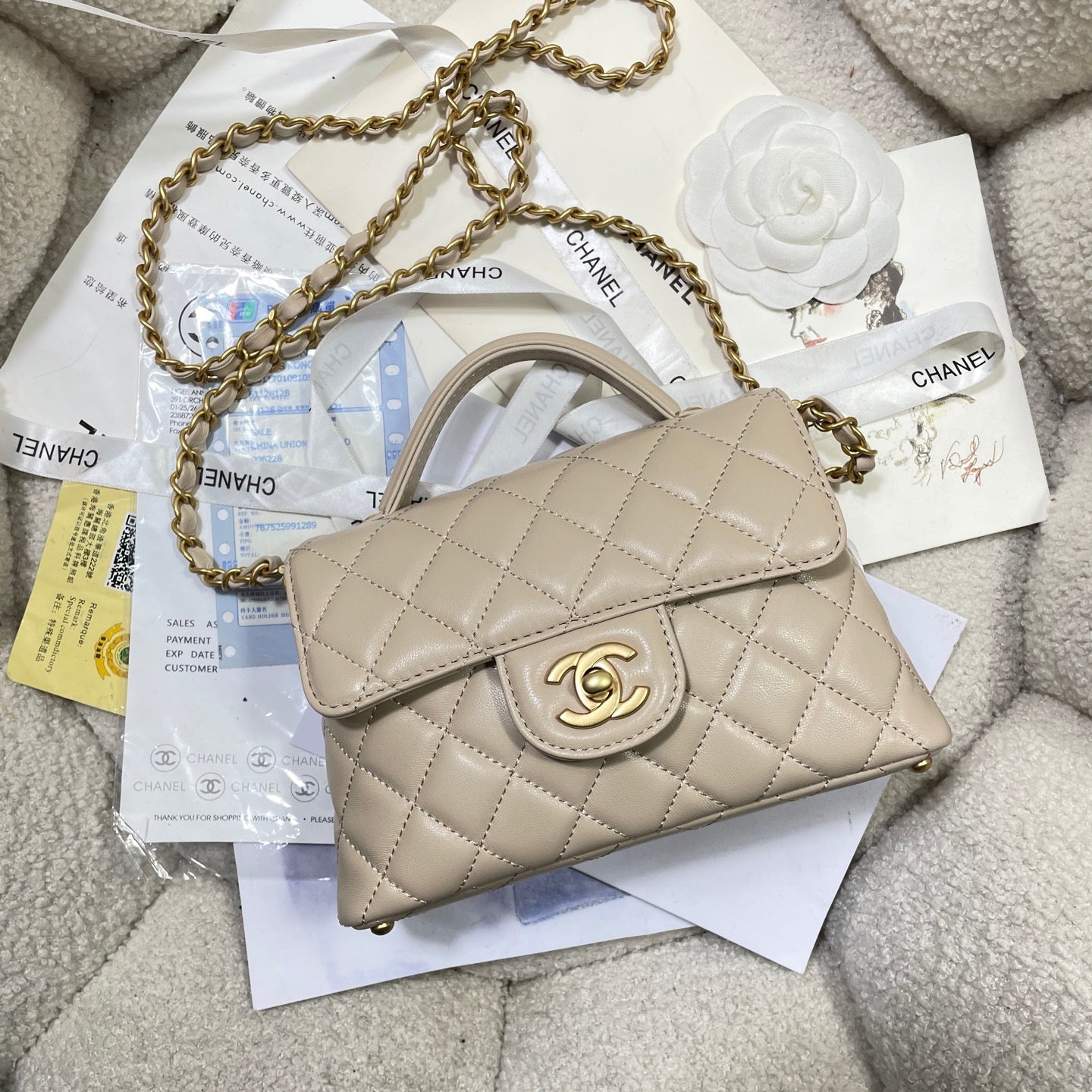 CC 25P MINI SAC À RABAT 20 CM POIGNÉE SUPÉRIEURE CUIR DE VEAU BEIGE QUINCAILLERIE DORÉE