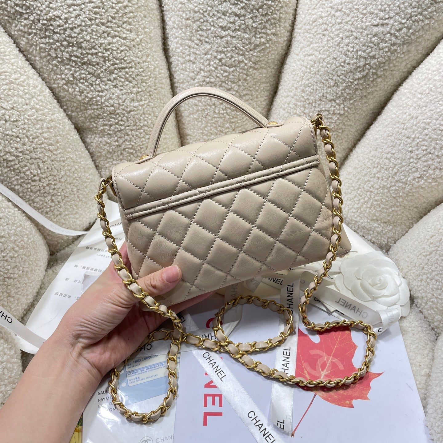 CC 25P MINI SAC À RABAT 20 CM POIGNÉE SUPÉRIEURE CUIR DE VEAU BEIGE QUINCAILLERIE DORÉE