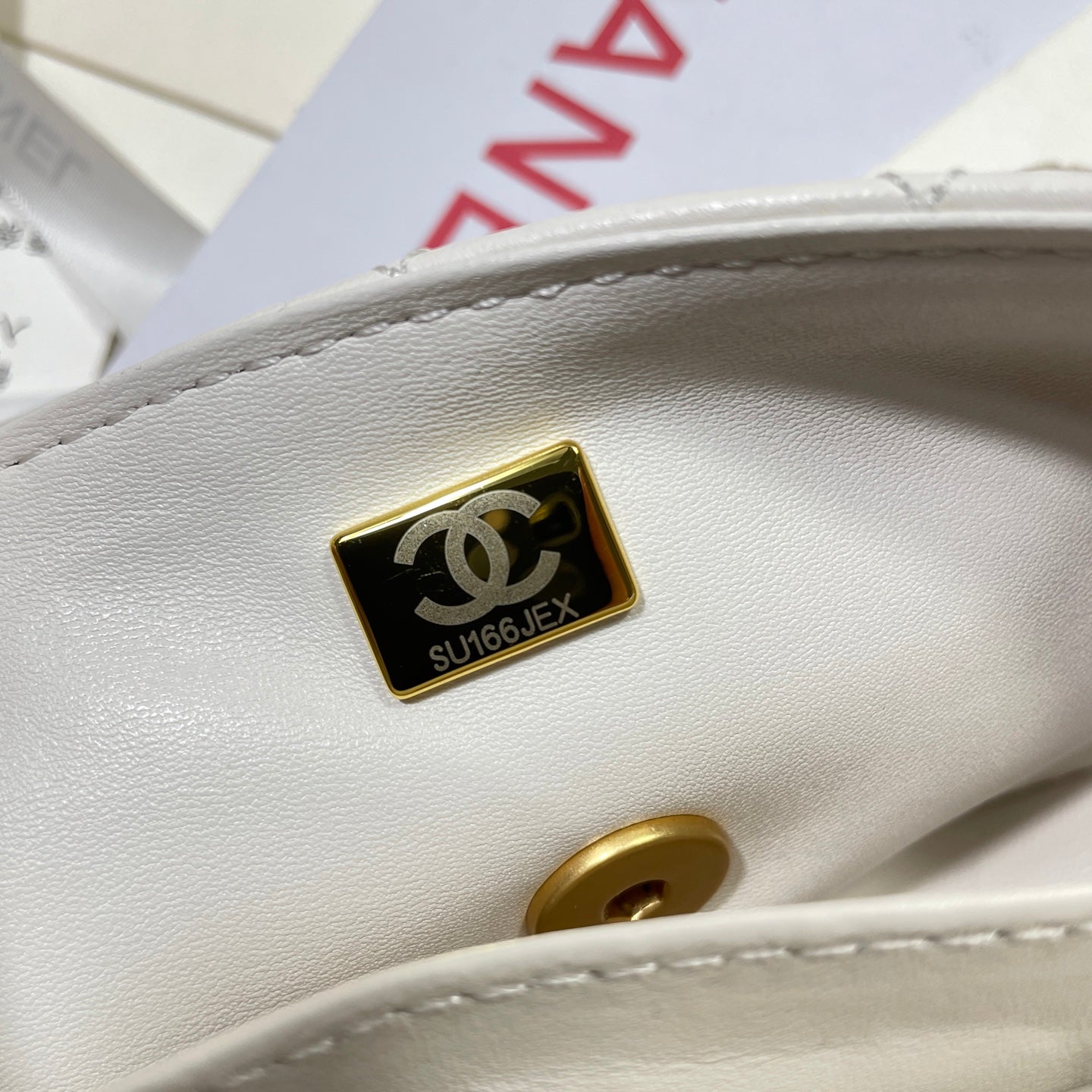 CC 25P MINI FLAP BAG 22CM TOP HANDLE CREAM CALFSKIN GOLD HARDWARE