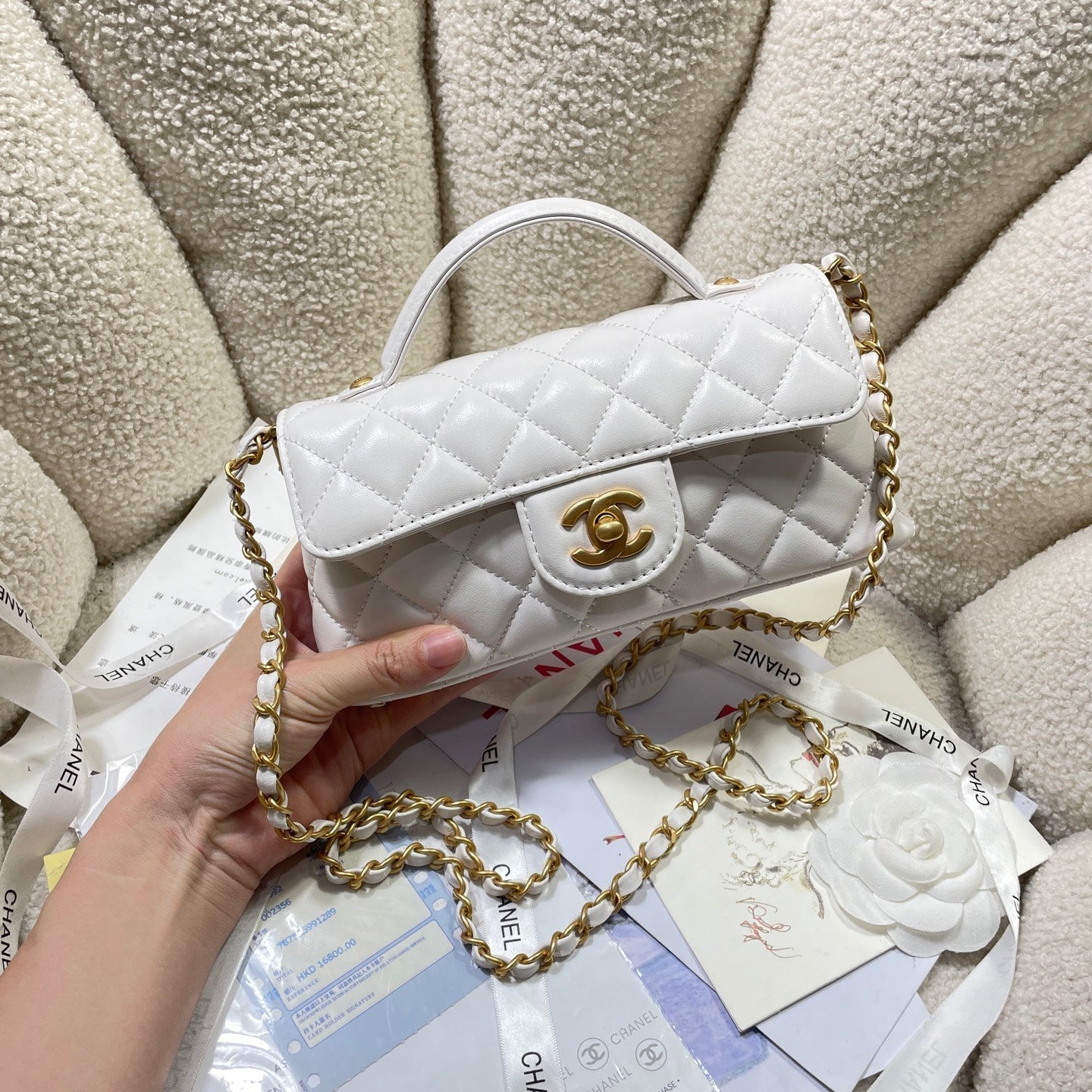 CC 25P MINI SAC À RABAT 22 CM POIGNÉE SUPÉRIEURE CUIR DE VEAU CRÈME QUINCAILLERIE DORÉ