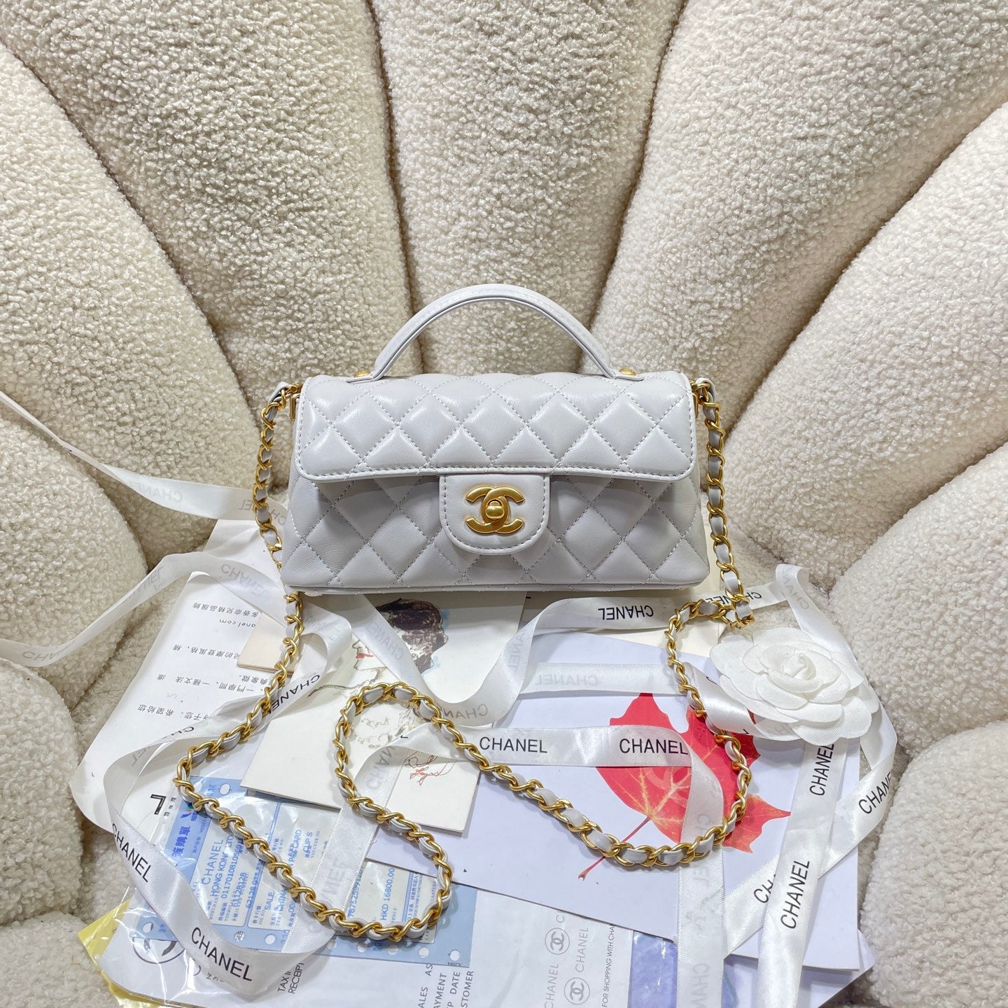 CC 25P MINI SAC À RABAT 22 CM POIGNÉE SUPÉRIEURE CUIR DE VEAU GRIS QUINCAILLERIE DORÉ